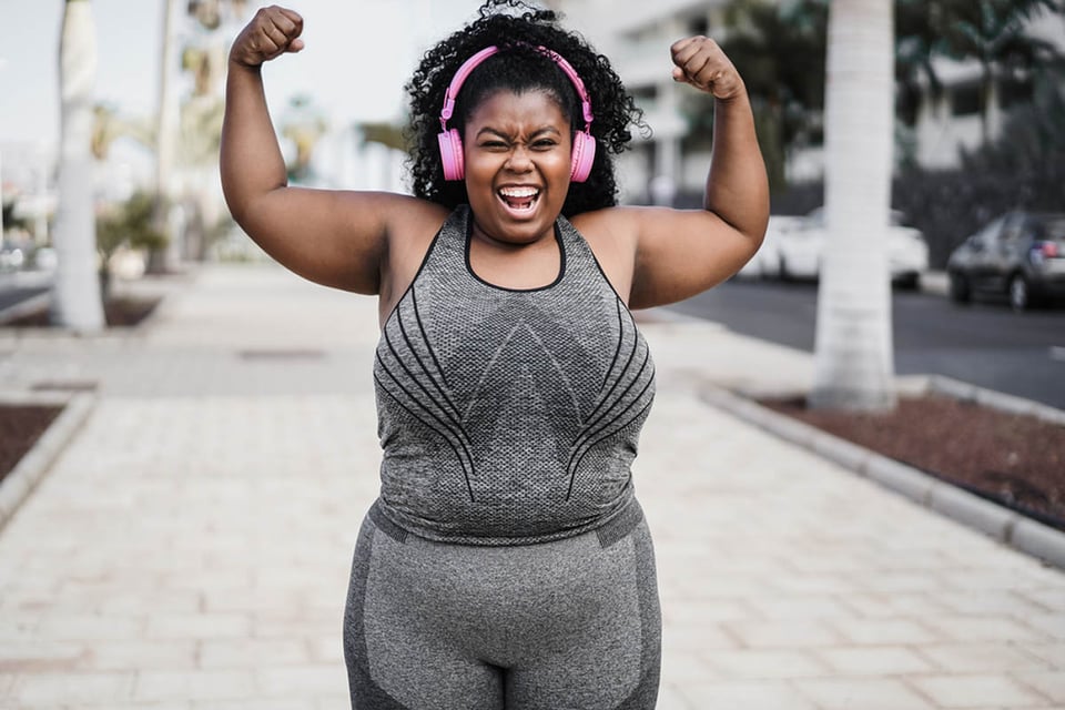 mujer, hacer ejercicio, Cómo perder grasa abdominal