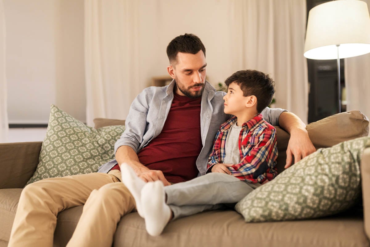 historia del Día del Padre, hijo, feriado, hablar- Father's Day, son, holiday, talking, MundoNOW