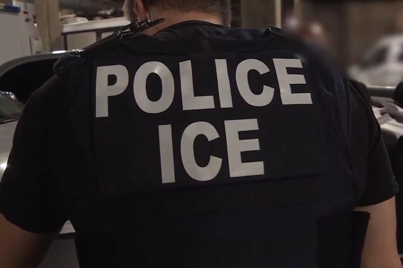 ICE Agent, Migra, USA, Immigrants, MundoNOW, ICE will implement bodycams