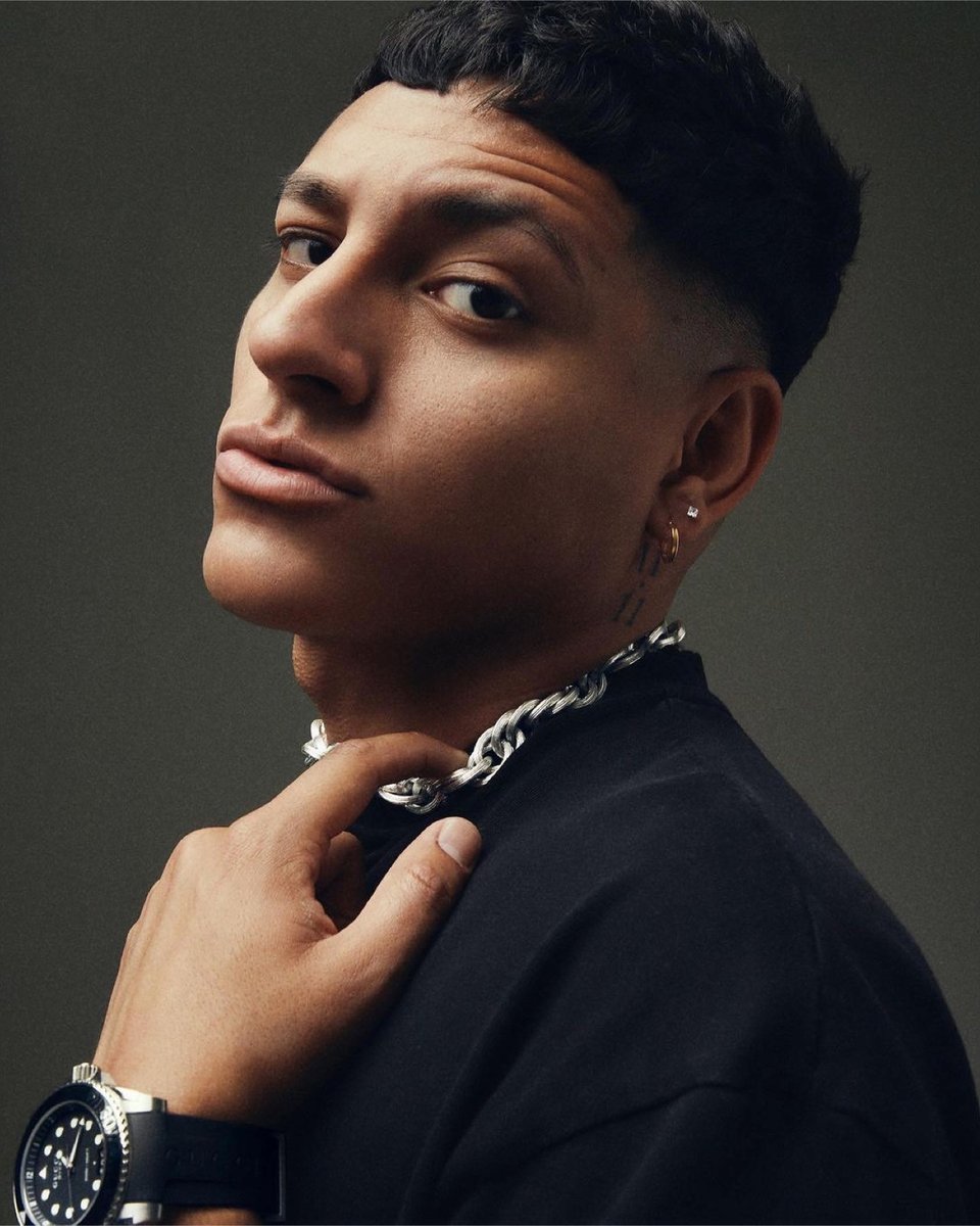 LGBTQIA+ community, spokesperson, singer, reggaton, La Cruz