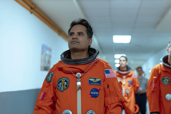 espacio, actor, michael peña, rosa salazar, hispano