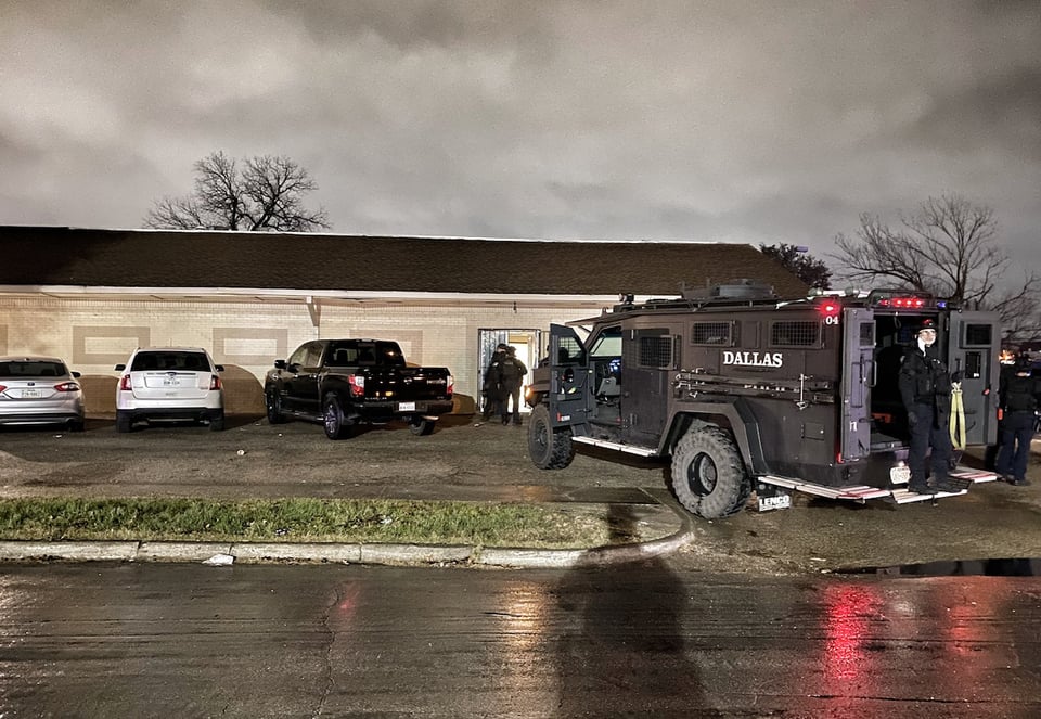 Dallas, delincuente, policía, agentes, oficiales