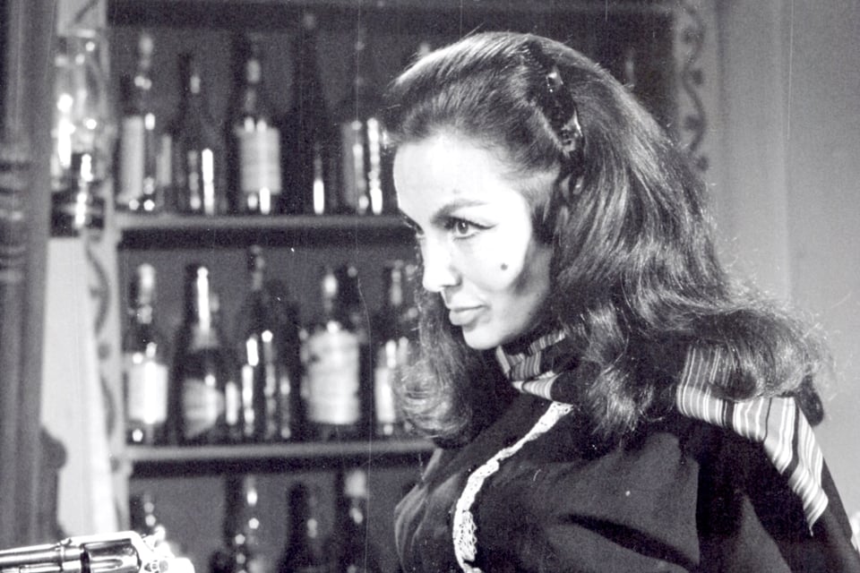María Félix lesbian, son, Enrique Álvarez Félix, gay, MundoNOW