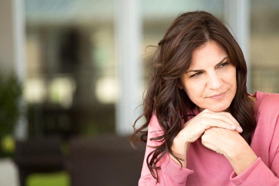 mature woman, thinking, middle age, MundoNOW