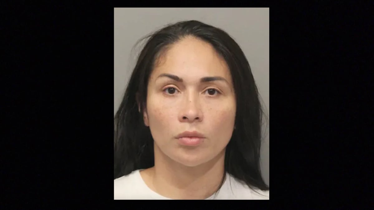 Nazly Ortiz fue detenida en Texas por dispararle a un auto en el que iba un niño de dos años en un caso de ira en la carretera.