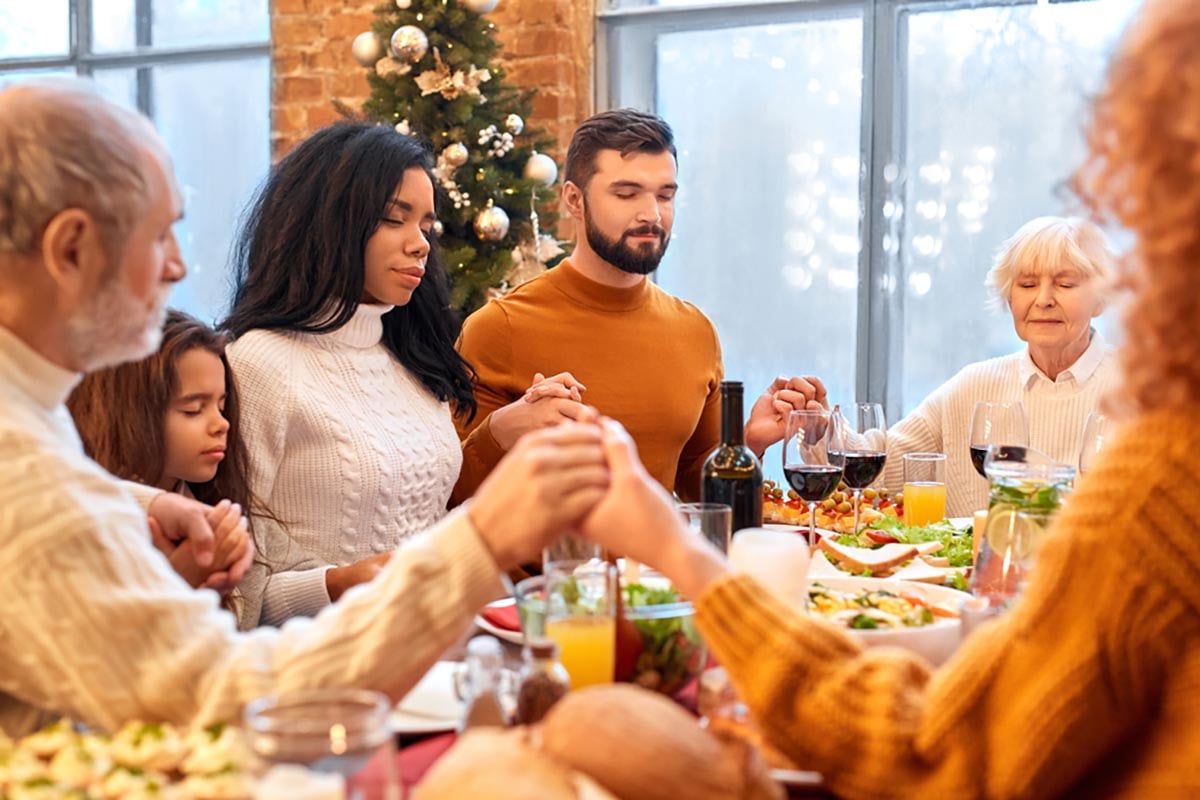 A base de plantas, Acción de Gracias, comida, familia, cena. / Plant-based, Thanksgiving, food, family, dinner