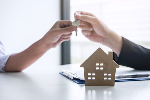 Navegando la compra de vivienda: Consejos esenciales para compradores primerizos