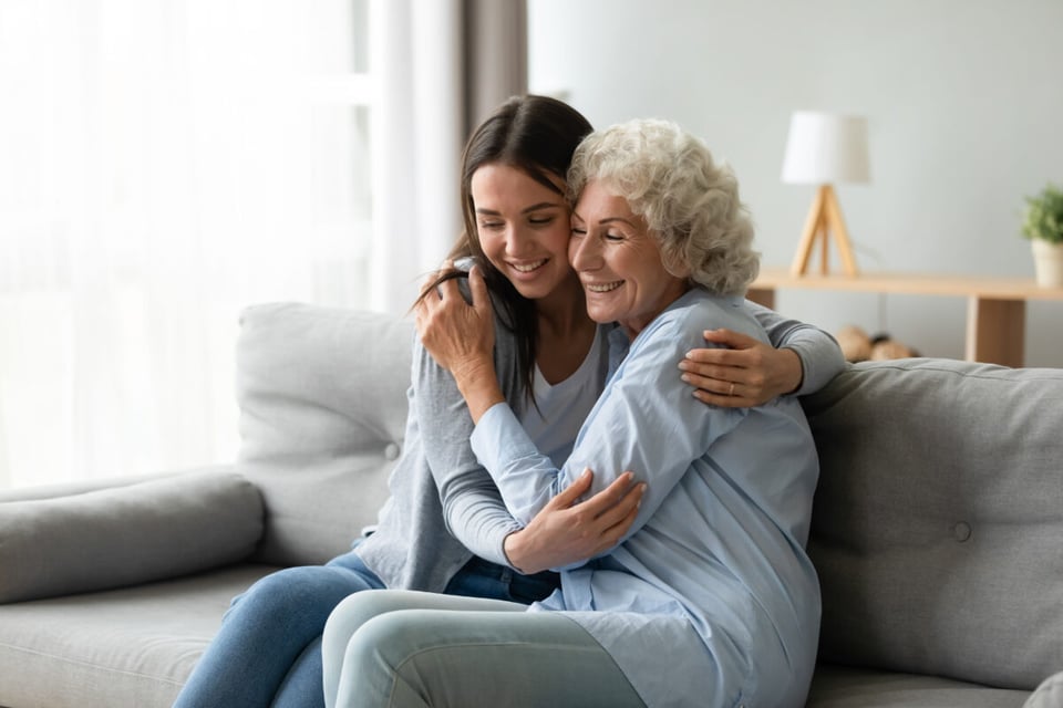 Intergeneracional, Abuela, Hija, MundoNow, Sala