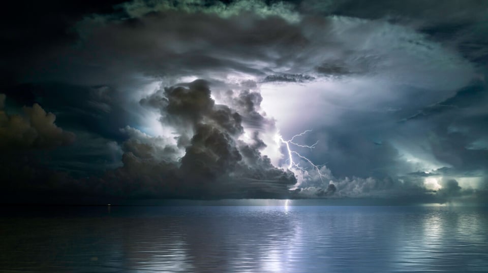 Grey Sky, Storm, HAARP, Huella OVNI, MundoNow
