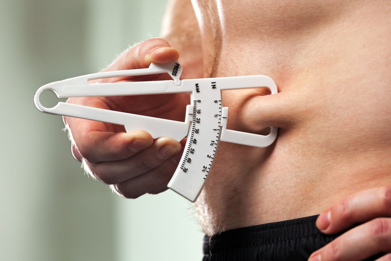 Profe Claudio Nieto: Why do we accumulate fat in specific areas of the body?
