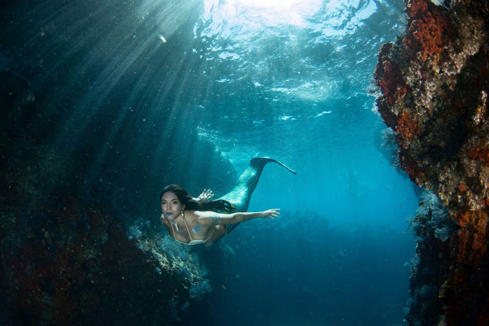 Sirena, Sol en agua, Luz, Criatura, Mar, MundoNow, Podcast
