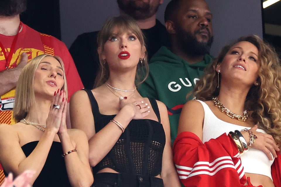 Taylor Swift donates $100K to the family of the Mexican woman killed at ...