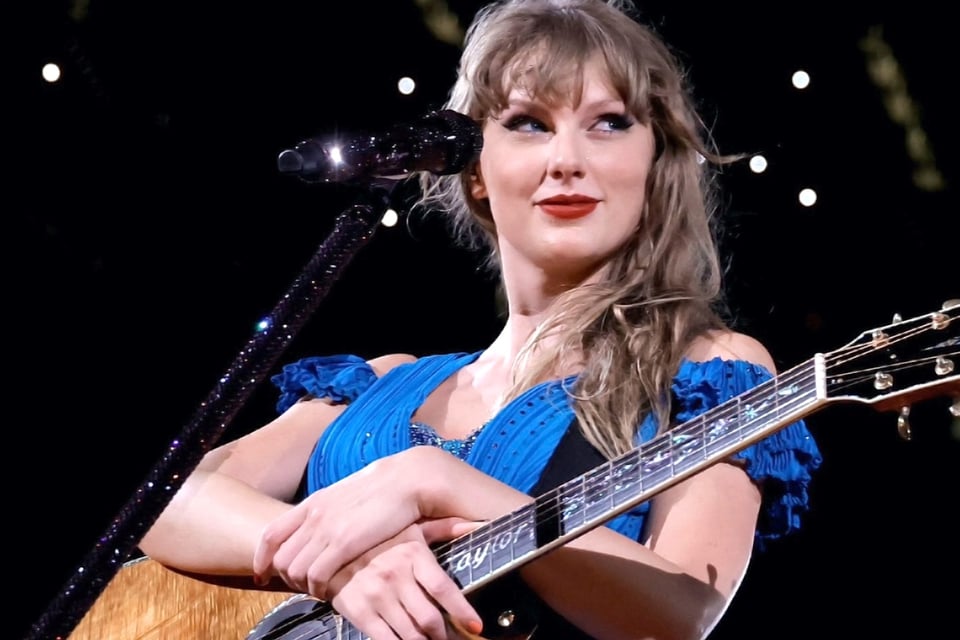 surprise song, blue dress, guitar, superstar