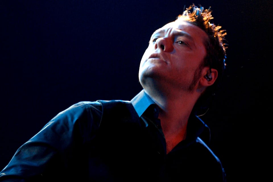 Tiziano Ferro, Three languages, Vocal cord problems, Personal circumstances, Message to fans, Parenthood