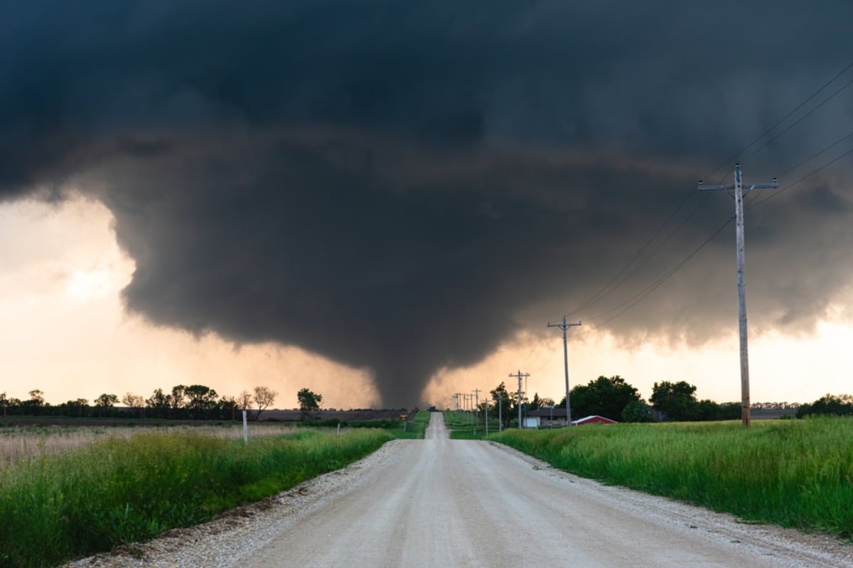 Tormenta invernal azota el Medio Oeste y genera tornados en el Sur