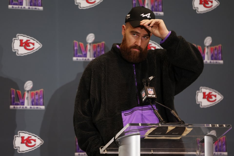 Travis Kelce fortune, contract, earnings, salary, MundoNOW