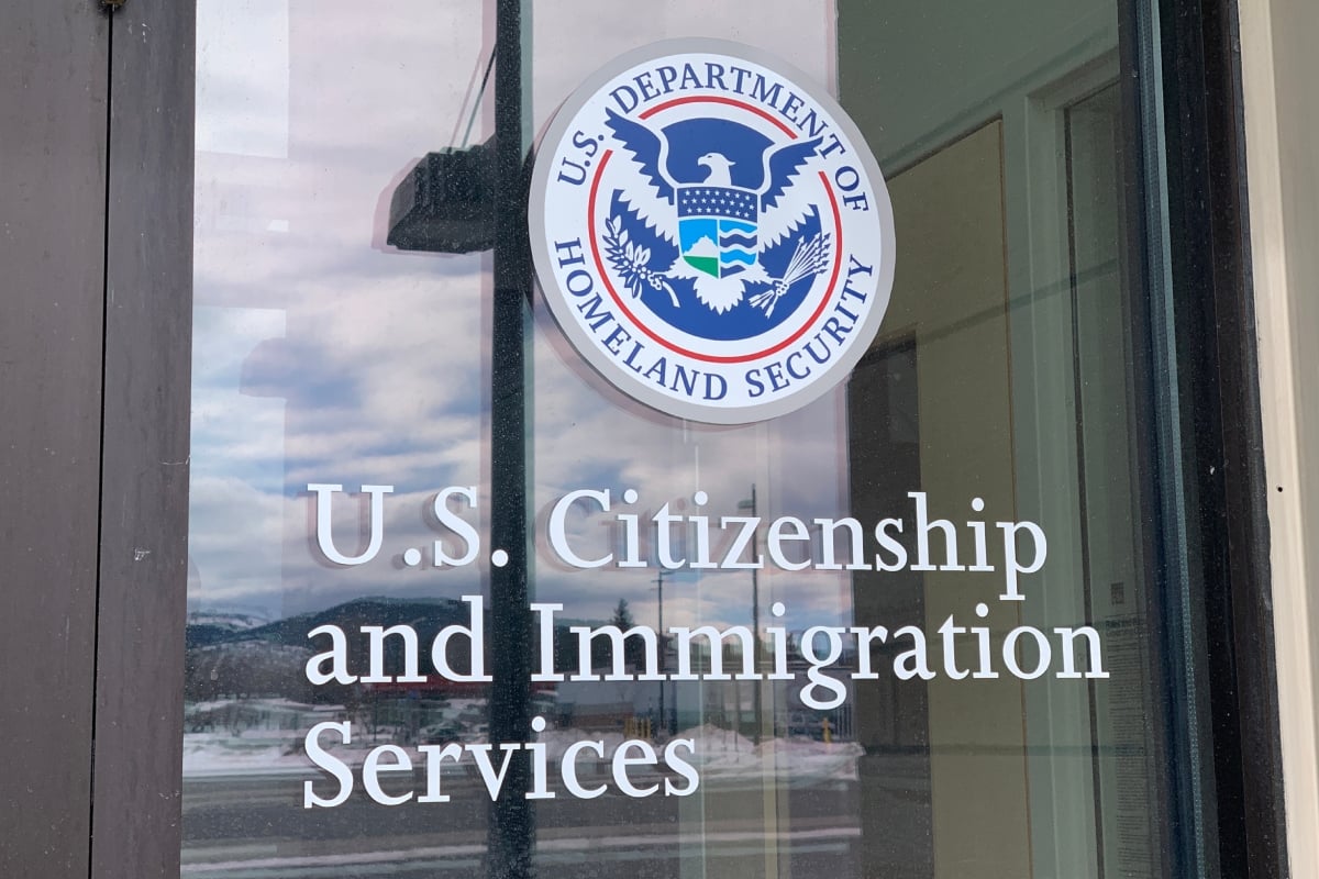 USCIS informa que inmigrantes deberán contar con intérprete en entrevistas