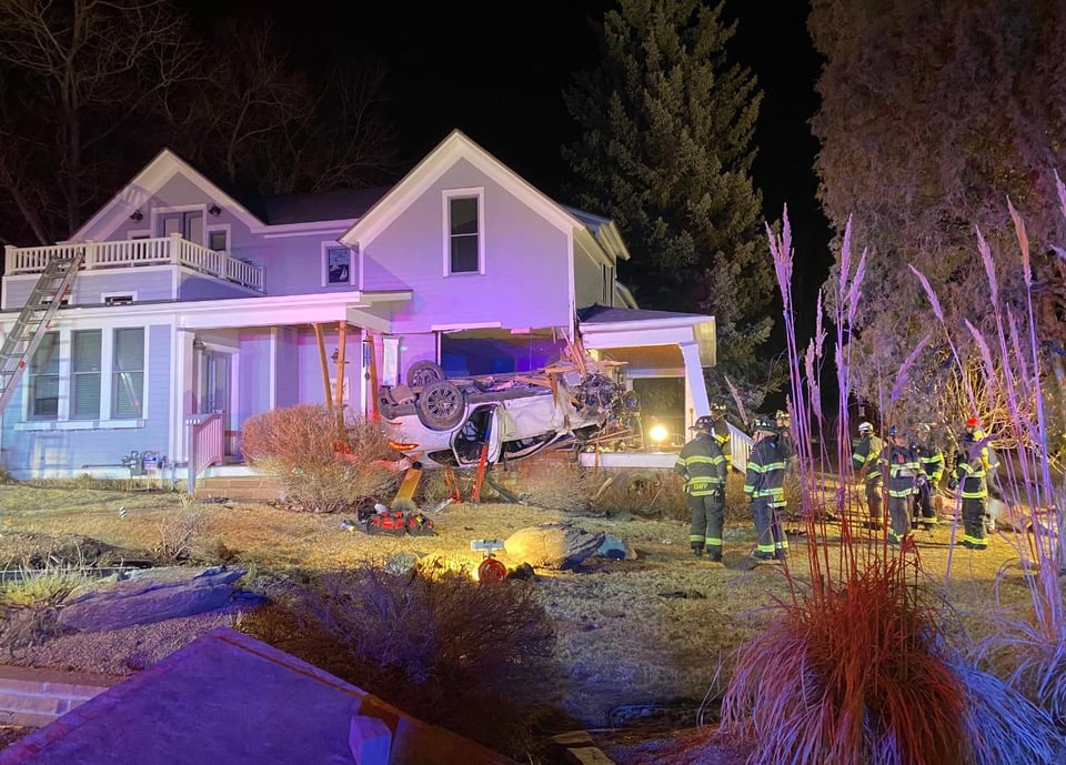 Terrifying! Drunk driver crashes into a house (PHOTOS)