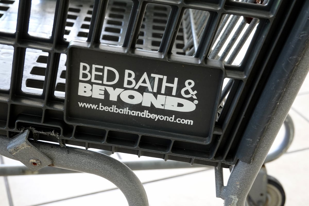 Se suicida CEO de Bed, Bath and Beyond, Gustavo Arnal