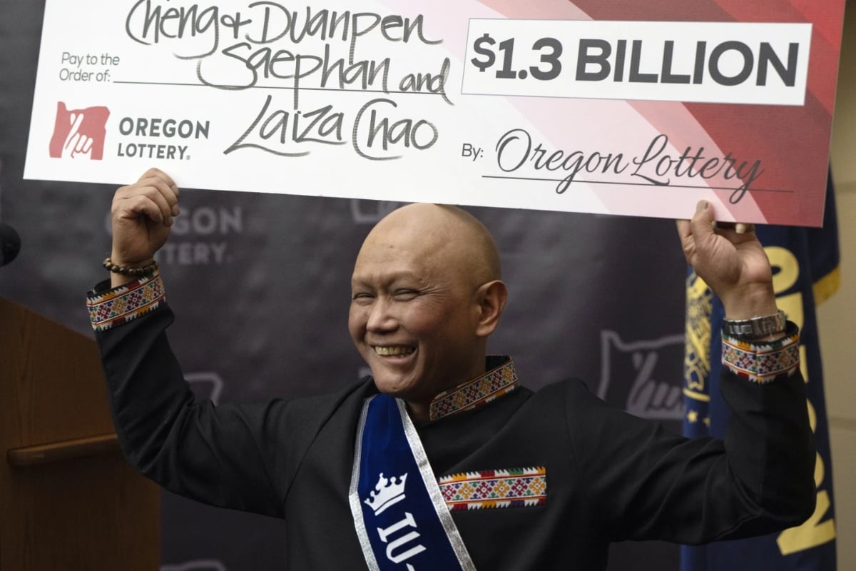 $1.3 billion Powerball winner is an immigrant from Laos battling cancer