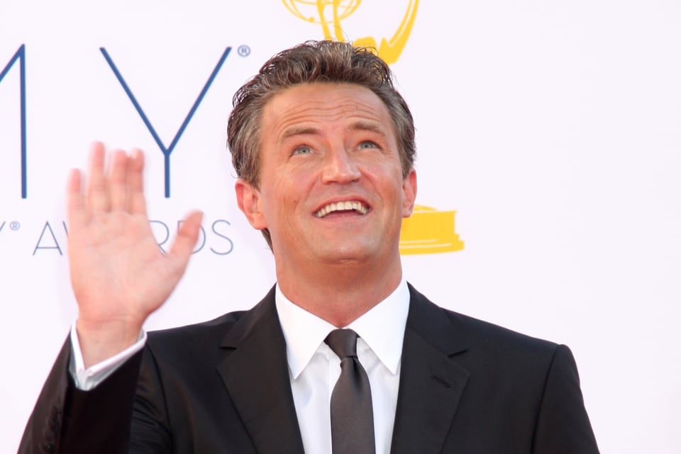 What Matthew Perry died of, The Whole Nine Yards, The Whole Ten Yards, 17 Again, MundoNOW