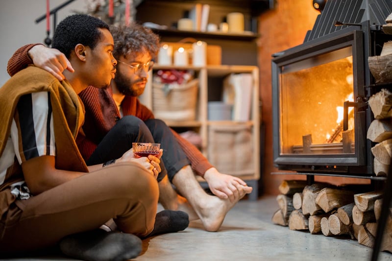couple, men, fireplace, winter, MundoNOW