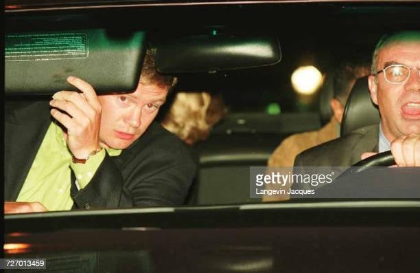 Diana, Princess of Wales and Dodi Fayed (both partially visible in back seat), bodyguard Trevor Rees-Jones (front, left) and driver Henri Paul, in their Mercedes-Benz S280, shortly before the fatal crash which killed Diana, Fayed and Paul, Paris, 31st August 1997. Jacques Langevin's photo was presented as part of the evidence at the Scott Baker Inquest into the crash, in which the jury found that Diana and Dodi had been unlawfully killed because of the reckless driving of Henri Paul and the pursuing paparazzi. (Photo by Jacques Langevin/scottbaker-inquests.gov.uk via Getty Images) La foto de Lady Di: Teorías conspirativas acerca de su muerte