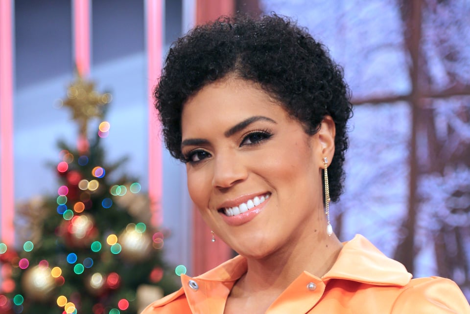 Francisca Lachapel, Christmas tree, Orange clothing, Natural hair, Despierta América.