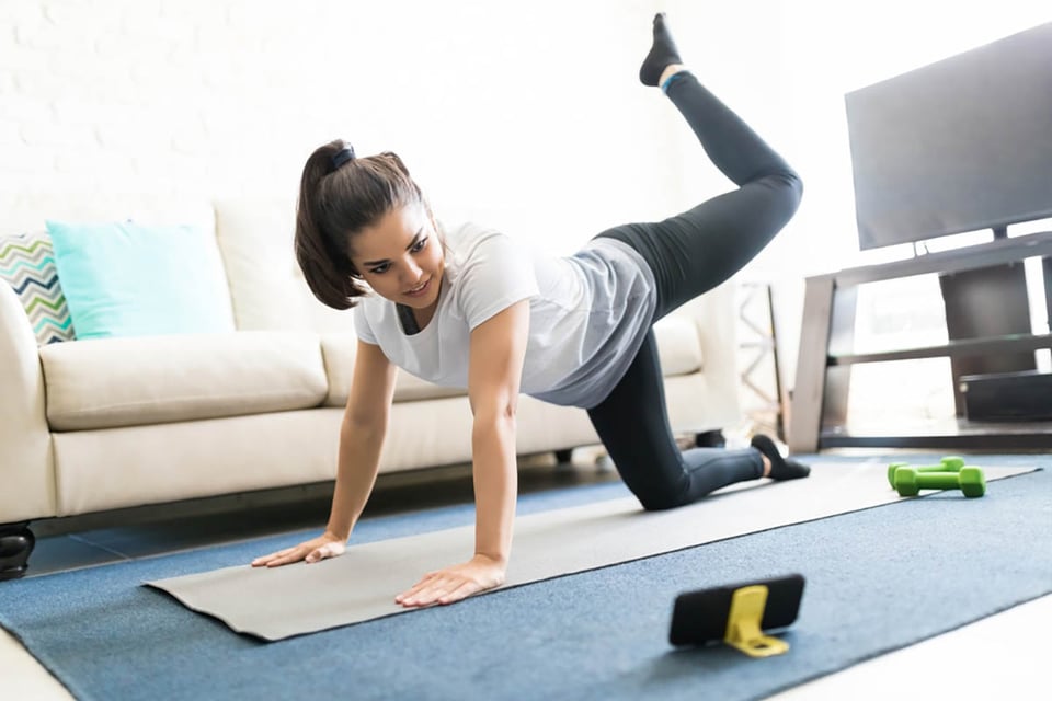 mujer, latina, fuerza, ejercicio, MundoNOW