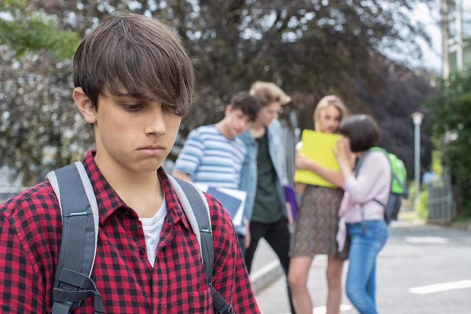 Unhappy Boy, Gossip, School