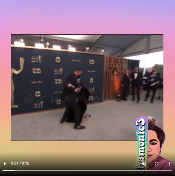 Selena Gomez suffers fall
