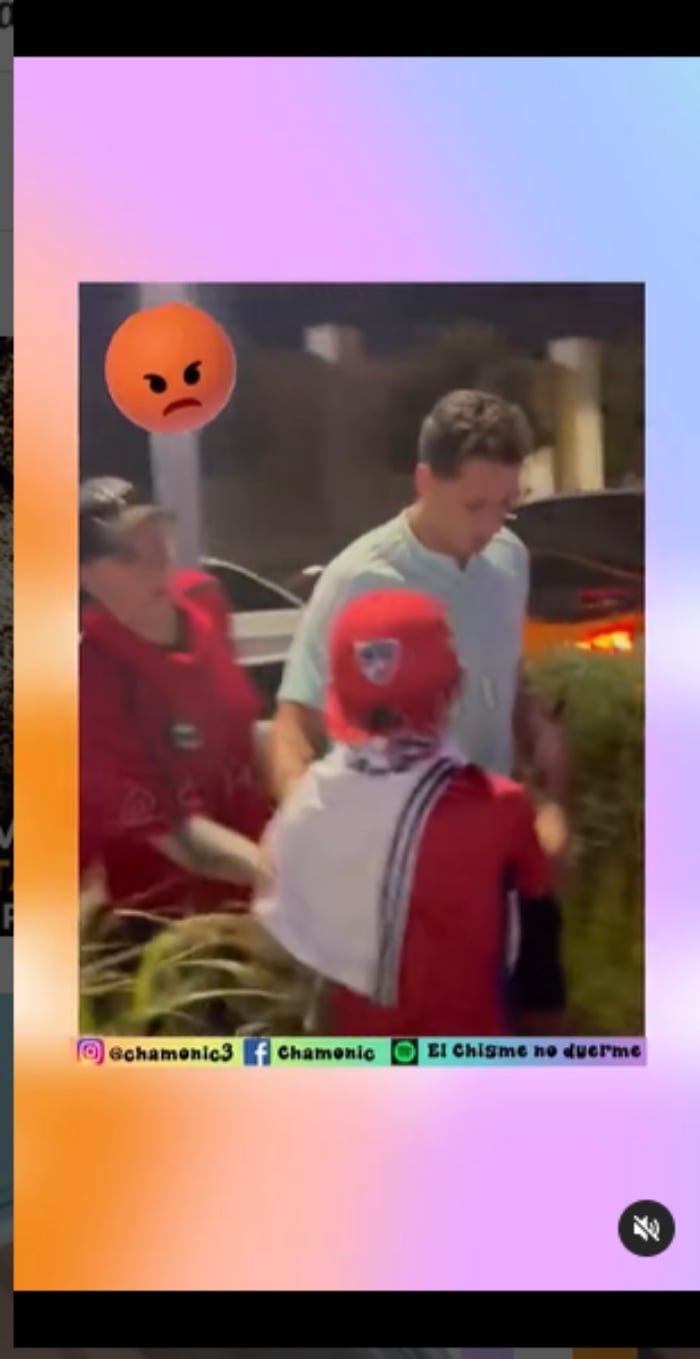 Chicharito rejects child