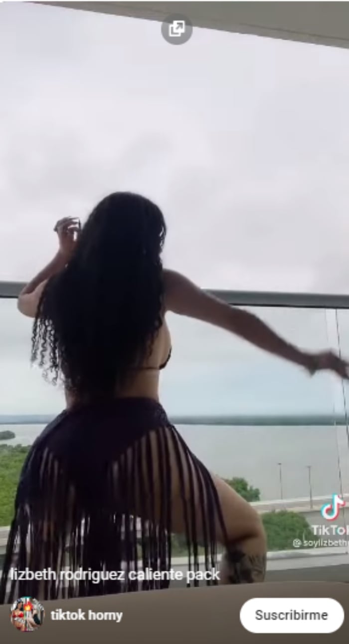 Lizbeth Rodríguez shows bikini