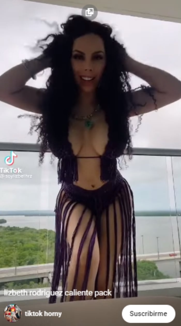 Lizbeth Rodríguez shows bikini