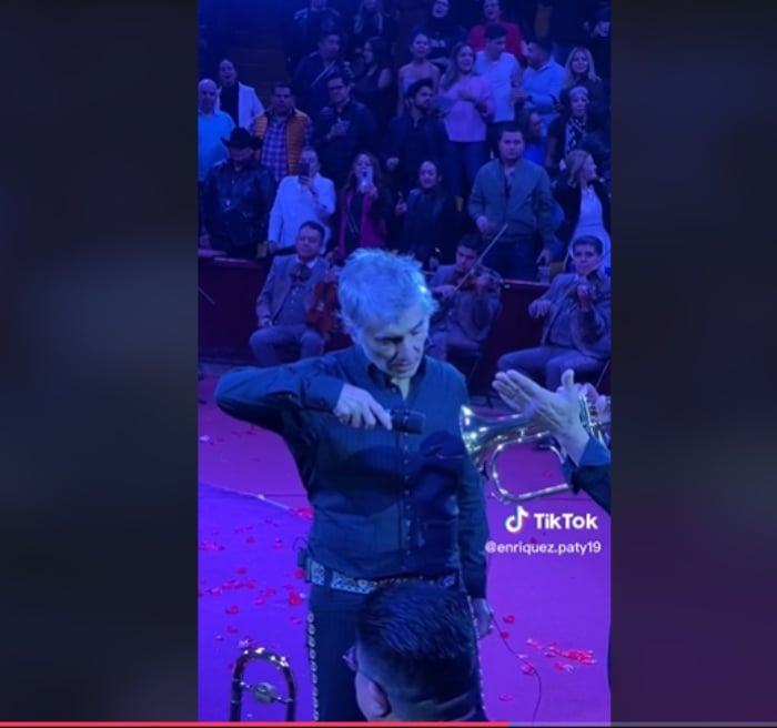 Alejandro Fernández in apparent drunken state
