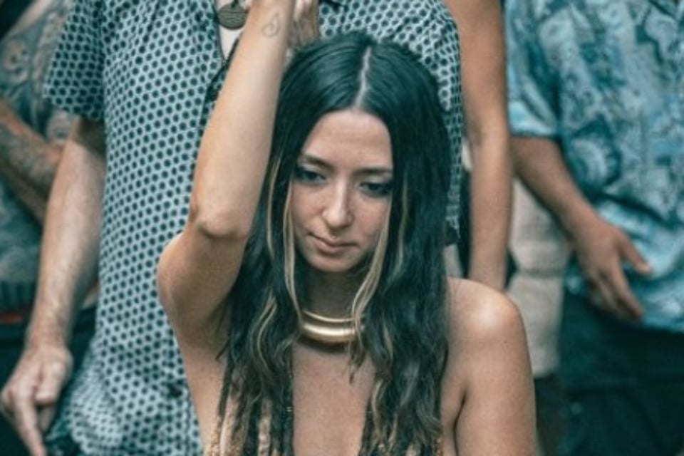 shani louk, influencer murdered in Israel, tattoos, dreadlocks, social media, MundoNOW