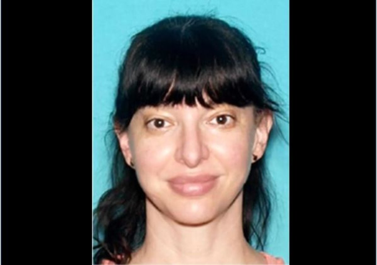 Hallan muerta dentro de un auto a actriz de televisión Lindsey Pearlman