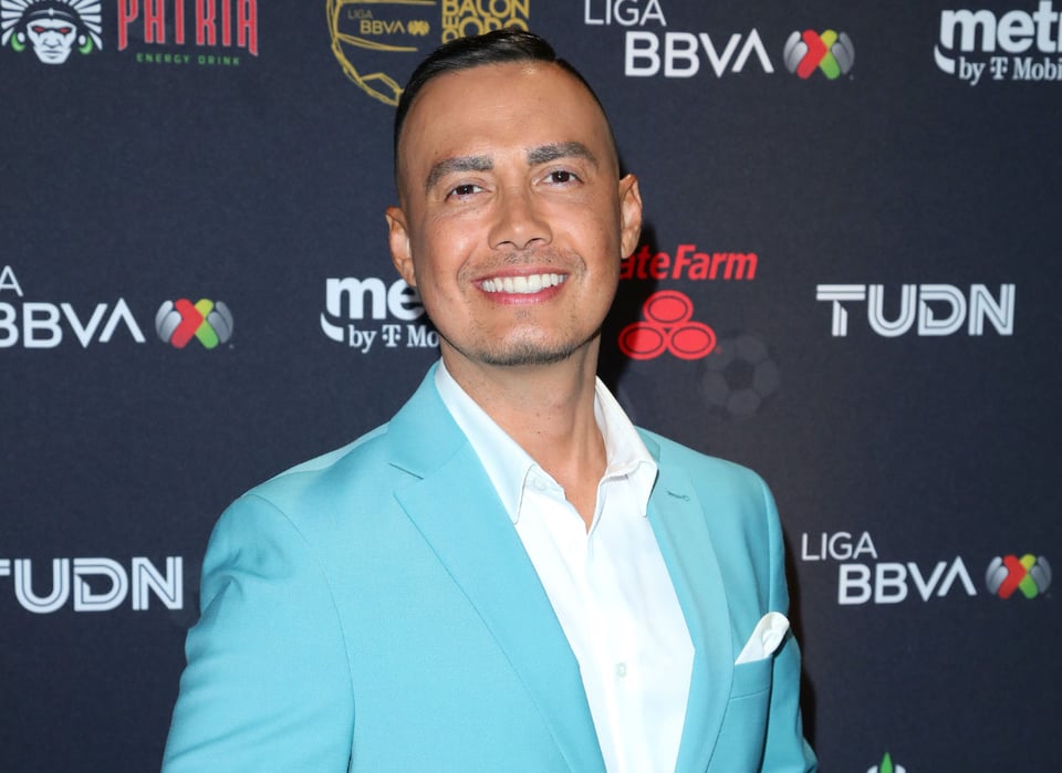 Blue dress suit, White shirt, Perfect smile, Pride, MundoNOW, gay univision host