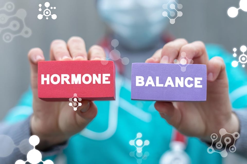 hormones, women, aging, balance, MundoNOW