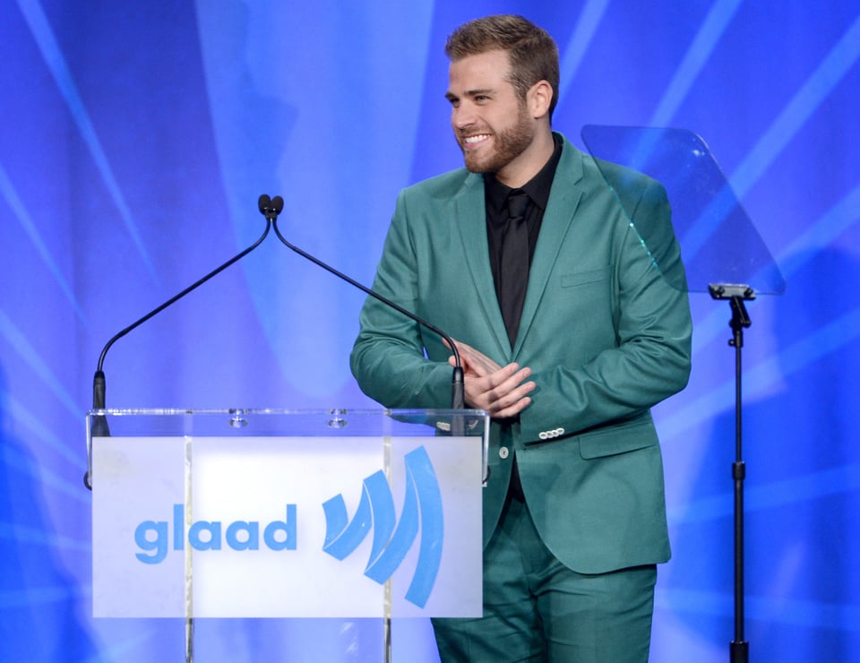 Green suit, Glaad Gala, Glaad Awards, Gay Awards, Microphones, actor