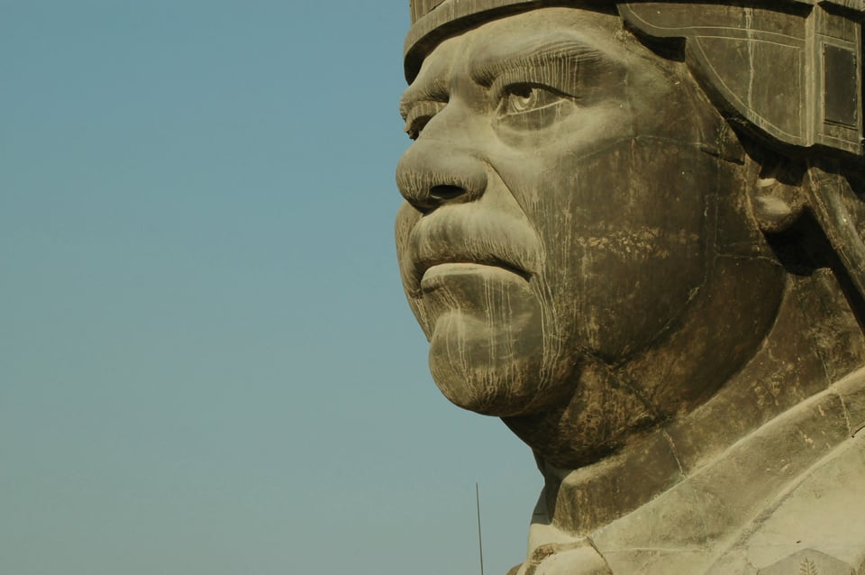 Estatua de Saddam Hussein Estatua de Saddam Hussein