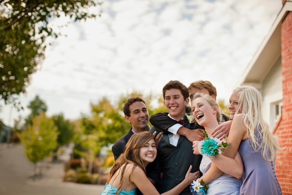 photos, group, teenagers, celebration, MundoNOW