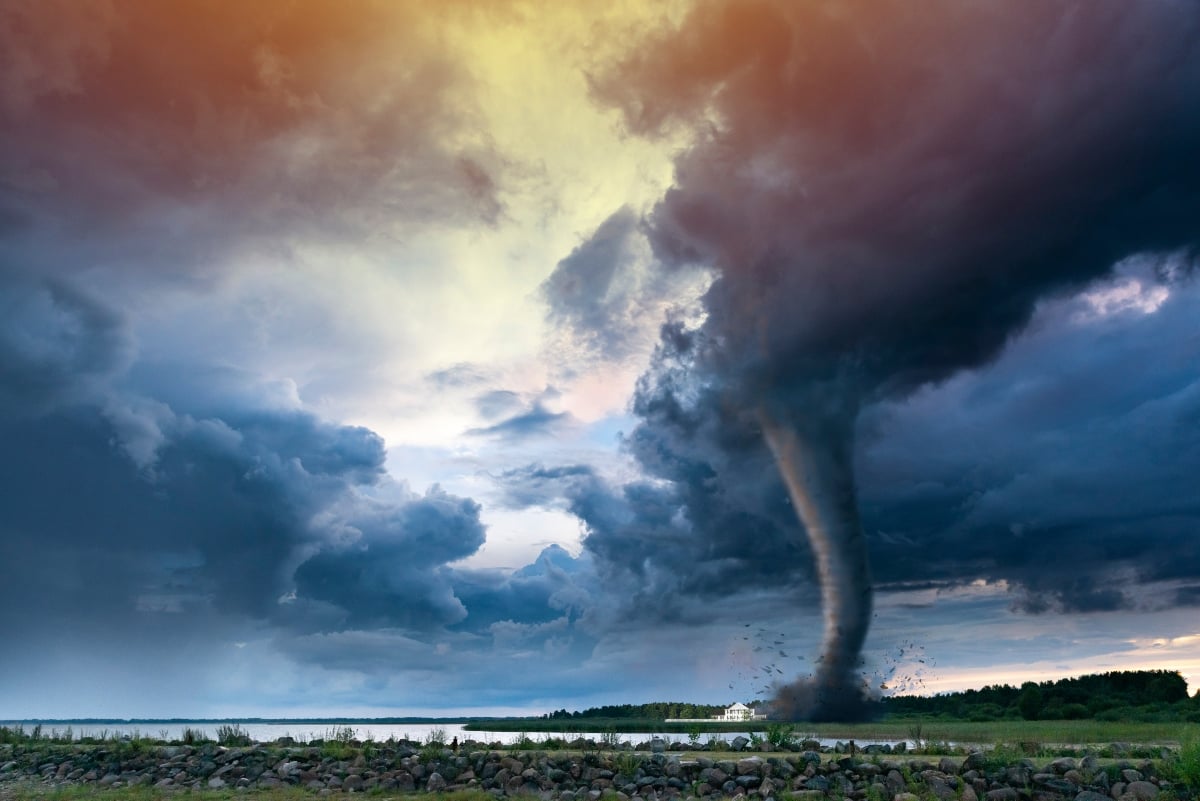 Devastador tornado arrasa con Nueva Orleans y confirman saldo
