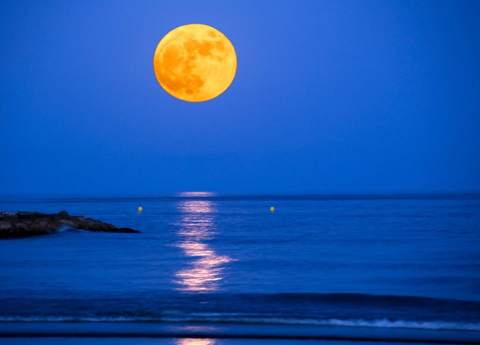 supermoon, full moon, larger, brighter, sky