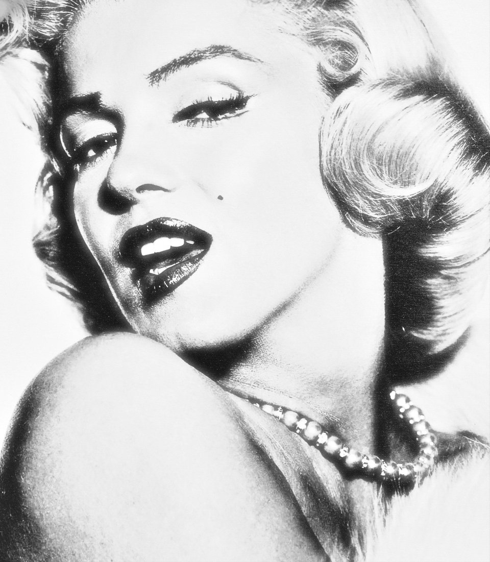 Marilyn Monroe's body photo Marilyn Monroe's body photo