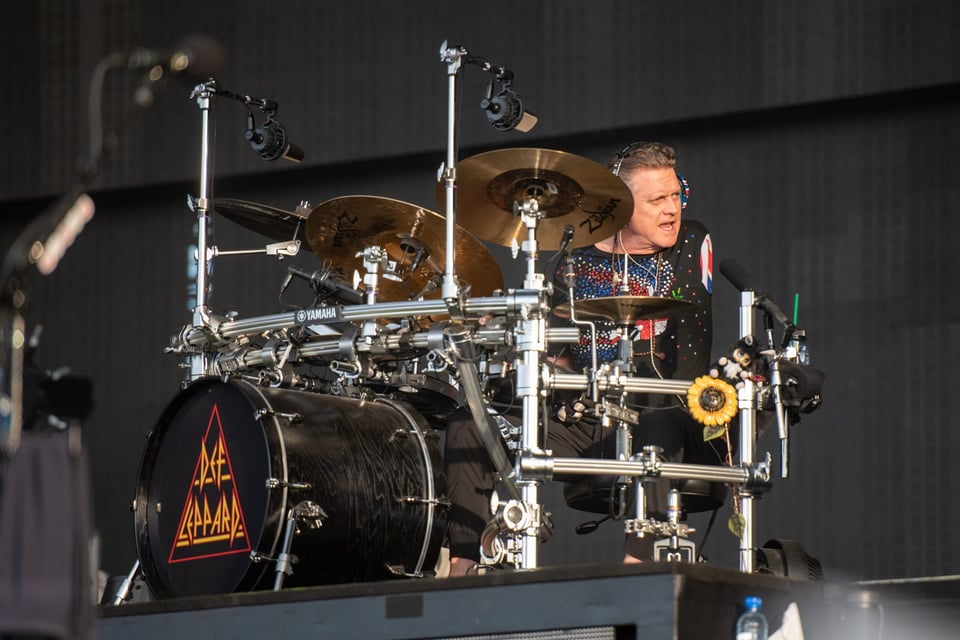 La agresión del joven al baterista fue un día después de que Def Leppard se presentó