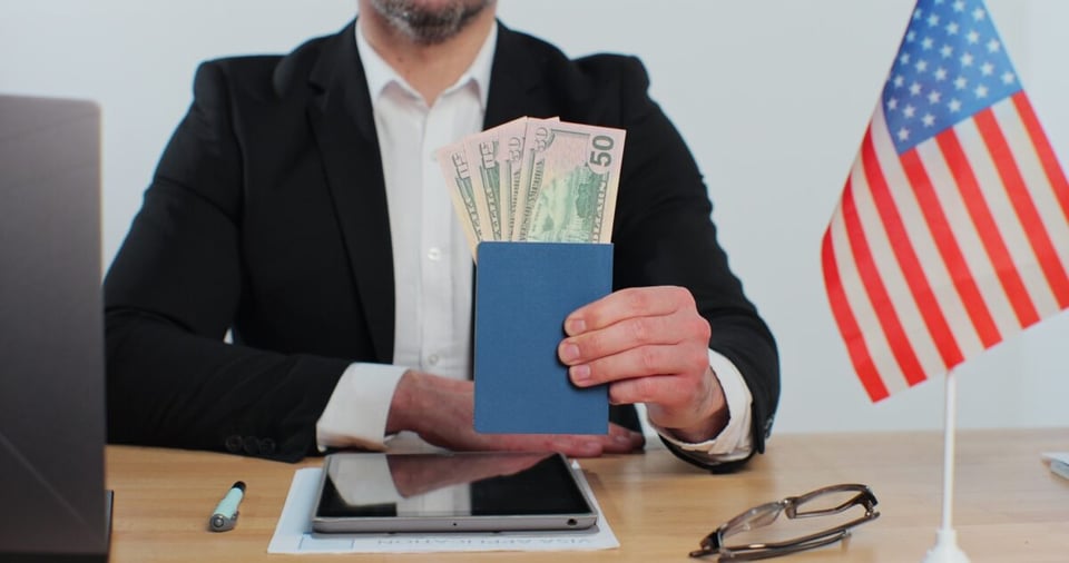 late payment, fee, dollars, american, MundoNOW
