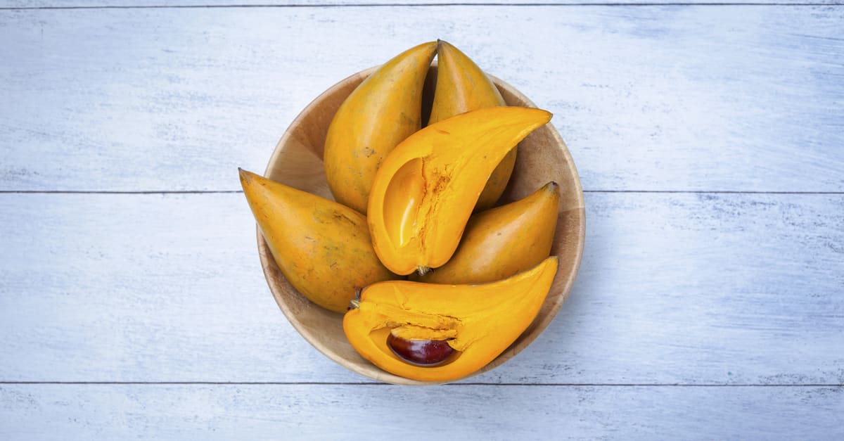 8 Reasons Why Foodies Are Loco for Lucuma Fruit