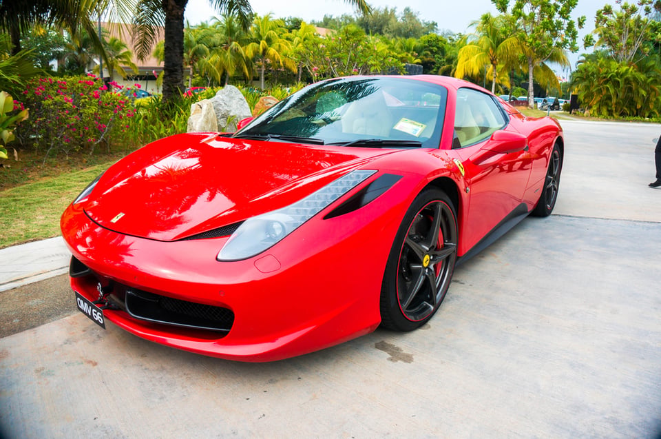 Other of his 'jewels': a Ferrari 458 Italia and a Porsche 911 Turbo S Cabriolet