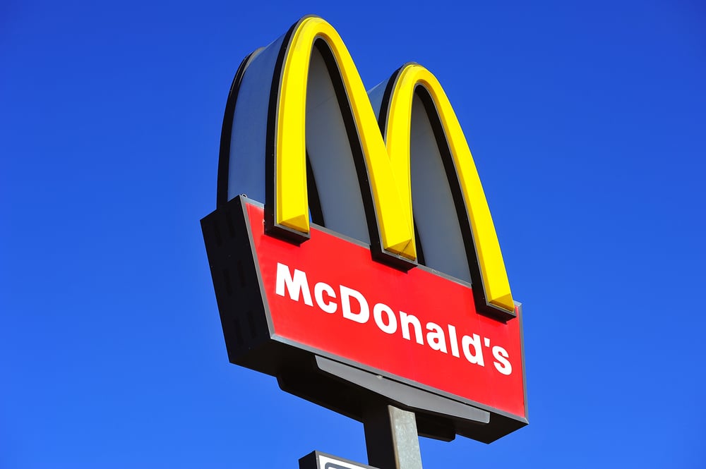 Crónica Pastor furioso restaurante, Mc Donald's, restaurante, tienda